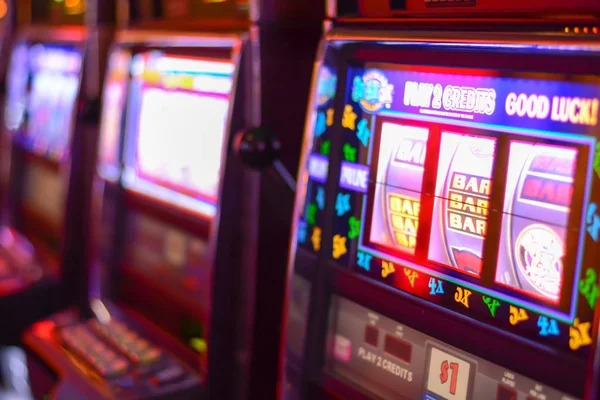 Ninja vs Samurai live-dealer game on joss 7777 showing character cards and betting interface